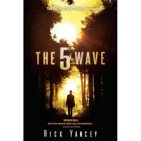 The 5th Wave: The First Book of the 5th Wave Series