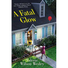 A Fatal Glow - Paperback